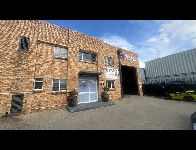 820M² WAREHOUSE TO LET IN SPARTAN